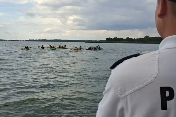 Pijany kajakarz wyciągnięty z Jeziora Błędno w Zbąszyniu