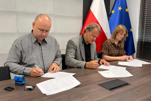 Światłowód i sieć LAN dla sali gimnastycznej w Chobienicach – umowa podpisana