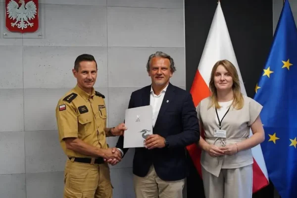 Gmina Siedlec wspiera zakup samochodu specjalnego dla PSP w Wolsztynie