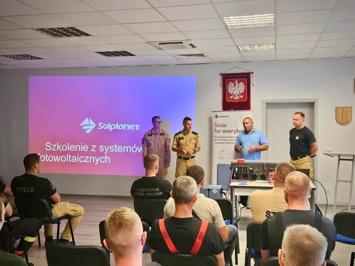 Strażacy z Wolsztyna szkolili się z bezpieczeństwa przy fotowoltaice i magazynach energii