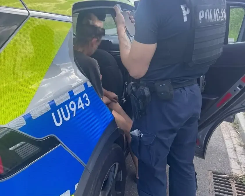 Kradzież w Adamowie: fałszywa wolontariuszka ukradła perfumy