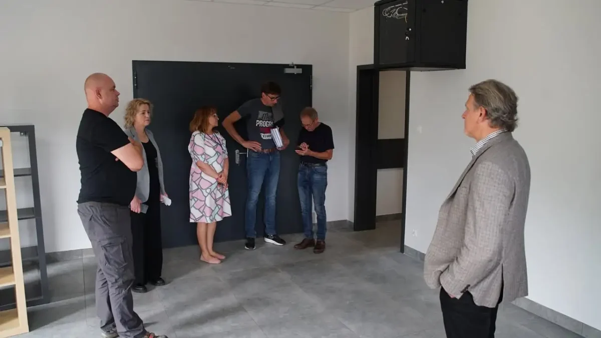 Zakończono budowę instalacji światłowodowej w sali gimnastycznej w Chobienicach