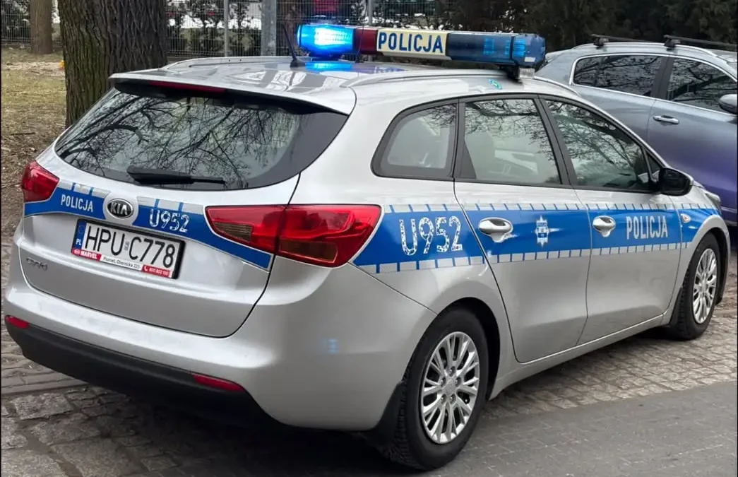 17-latek z Lwówka odpowie jak dorosły za atak na policjanta
