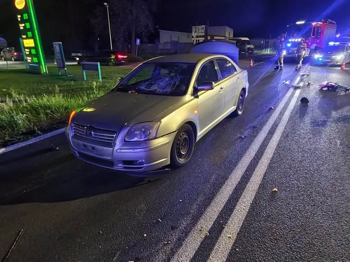 Potrącenie rowerzysty na DK32 w Rakoniewicach – interweniowało Lotnicze Pogotowie Ratunkowe