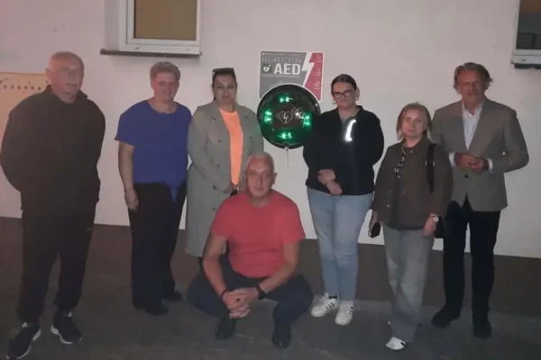 Defibrylator AED zamontowany w Borui – gmina stawia na bezpieczeństwo