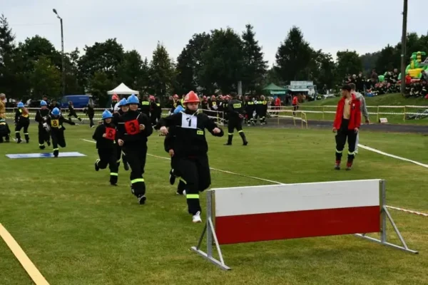 Młodzieżowe Drużyny Pożarnicze z powiatu wolsztyńskiego rywalizowały w Mochach