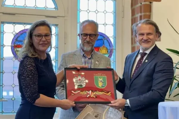 Gmina Siedlec uhonorowana w Golßen. Złota Księga Miasta dla partnerów z Polski