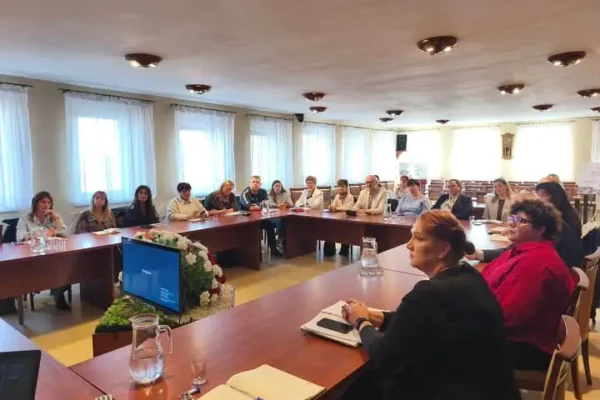 Strażacy szkolili kadrę oświatową z gmin Wolsztyn, Przemęt i Siedlec